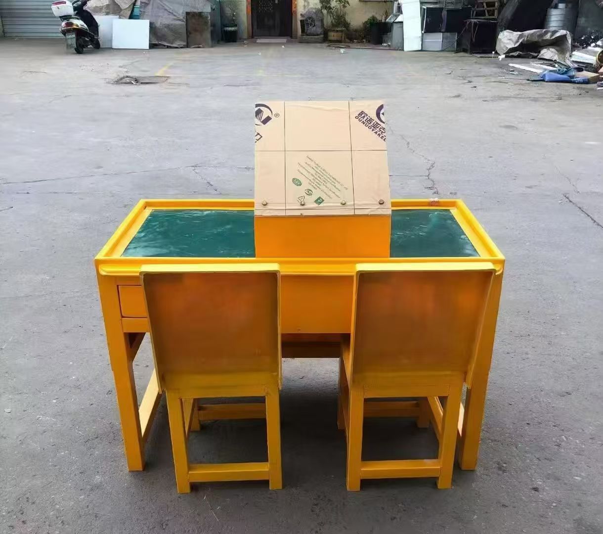 上高防静电导通桌井下煤矿火工品发放桌：危险品流转的安全守护者